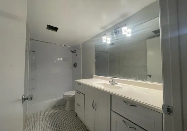 5th image of 5530 Nw 44Th St #318C, Lauderhill, FL 33319 | MLS# F10533261