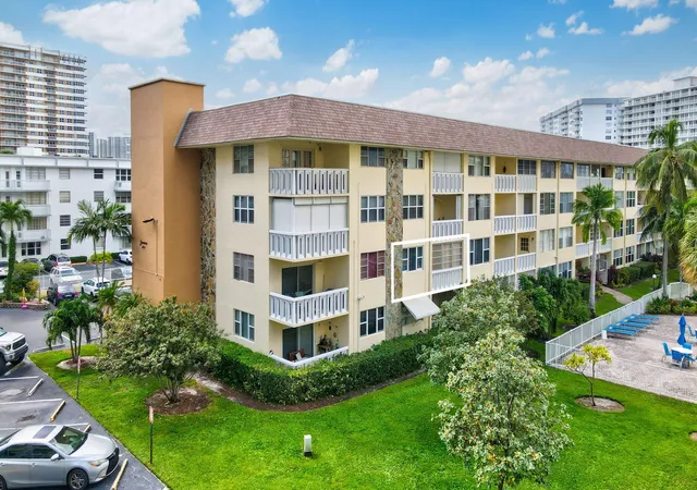 2nd image of 1891 S Ocean Dr, Hallandale Beach, FL 33009