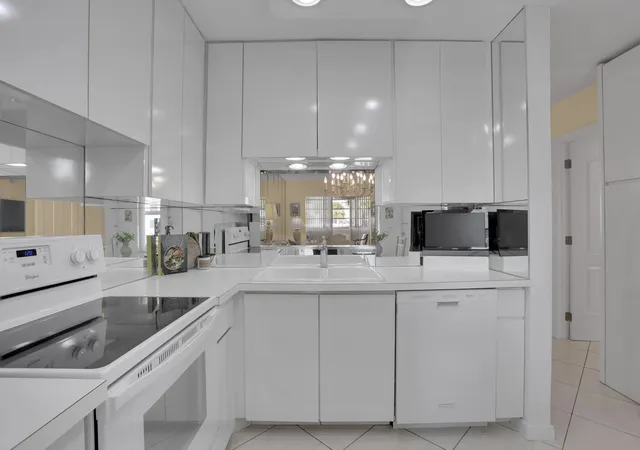 5th image of 1891 S Ocean Dr #202, Hallandale Beach, FL 33009 | MLS# R11136461