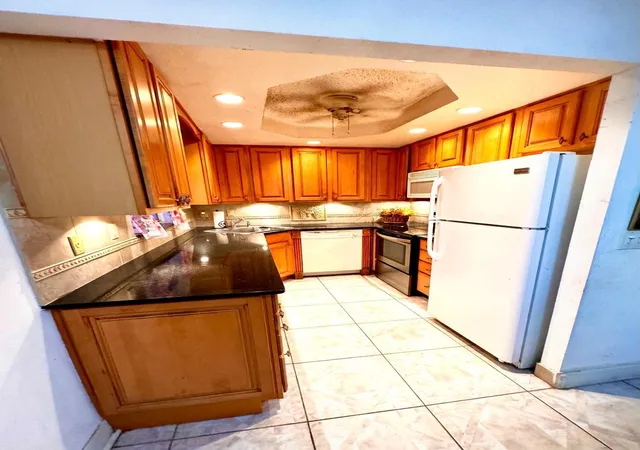 11th image of 280 Flanders #F, Delray Beach, FL 33484 | MLS# R11136031