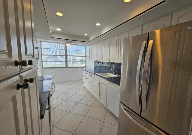 4th image of 18041 Biscayne Blvd #204, Aventura, FL 33160 | MLS# A11904994
