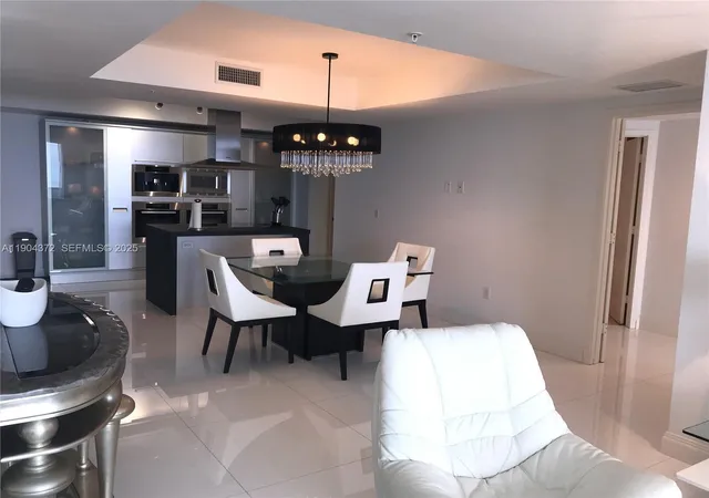 5th image of 18201 Collins Ave #5104, Sunny Isles Beach, FL 33160 | MLS# A11904372
