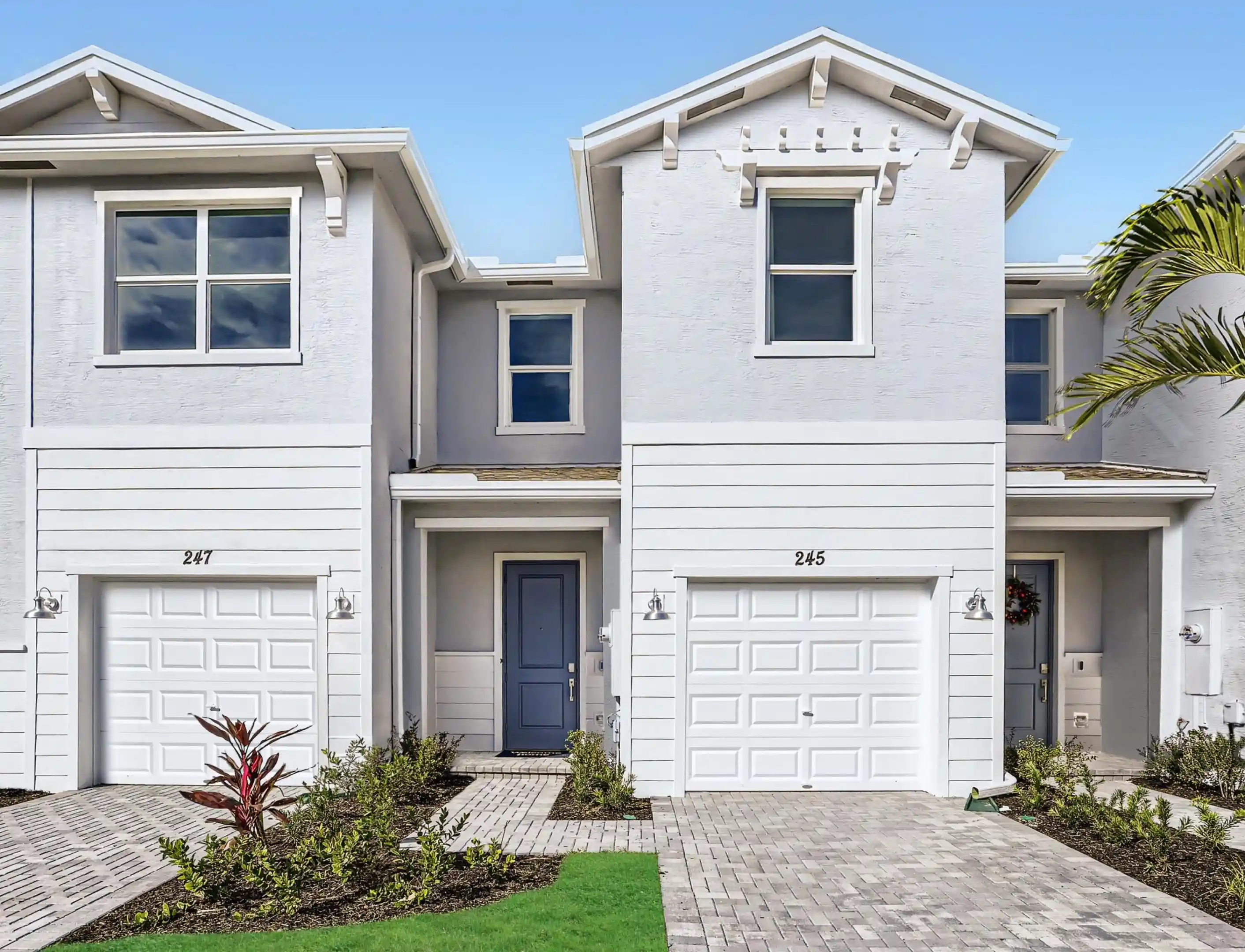 Photo 1 of Townhouse for sale at 818 Se Grovebush Ln, Port Saint Lucie, FL 34984 | MLS# R11136934 | Listing updated on 2026-10-19