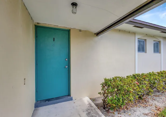 Homes for sale in West Palm Beach, FL | 2966 Ashley Dr E #I, West Palm Beach, FL 33415 | MLS# R11137087