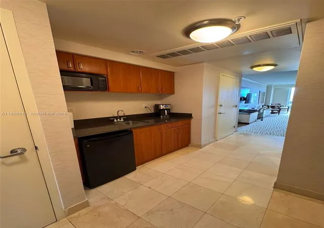 2nd image of 18001 Collins Ave #1117, Sunny Isles Beach, FL 33160 | MLS# A11906241
