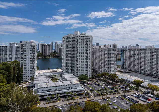 4th image of 2750 Ne 183Rd St #2601, Aventura, FL 33160 | MLS# A11906436