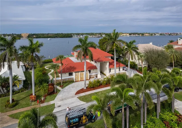 3rd image of 1635 Lands End Rd, Manalapan, FL 33462 | MLS# A11906276