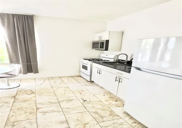 4th image of 1526 Pennsylvania Ave #2, Miami Beach, FL 33139 | MLS# A11906214