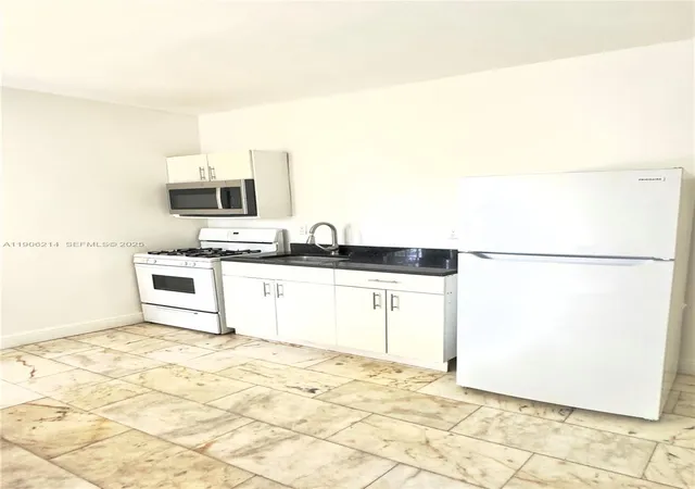 5th image of 1526 Pennsylvania Ave #2, Miami Beach, FL 33139 | MLS# A11906214