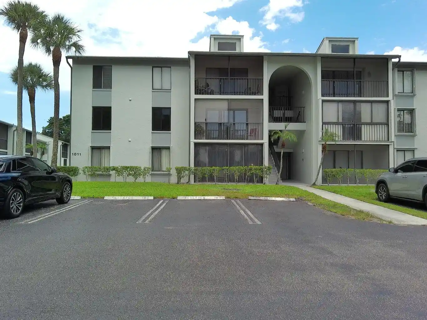 Photo 1 of Condo for sale at 1011 Green Pine Blvd #D2, West Palm Beach, FL 33409 | MLS# R11137320 | Listing updated on 2026-09-23