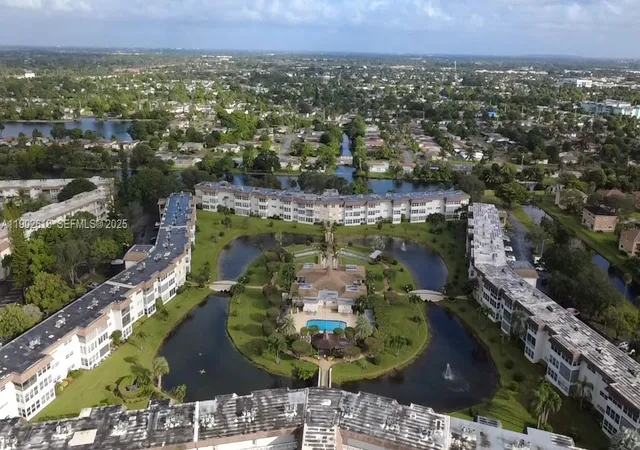 2nd image of 4700 Nw 35th St #602, Lauderdale Lakes, FL 33319 | MLS# A11902613