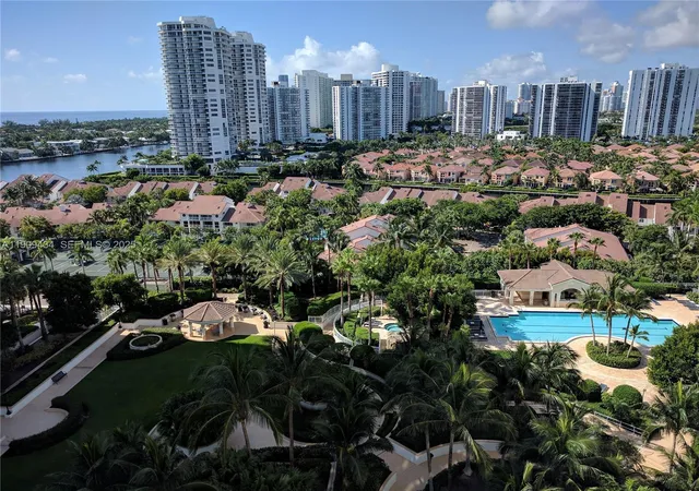 4th image of 21055 Yacht Club Dr #1602, Ojus, FL 33180 | MLS# A11909434