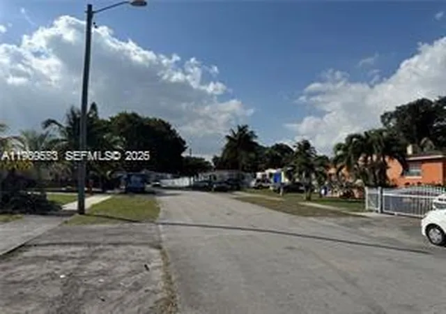 4th image of 1077 Ne 157th Ter, North Miami Beach, FL 33162 | MLS# A11909553
