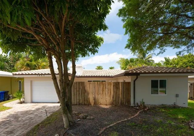Homes for sale in Fort Lauderdale, FL | 1623 Ne 20th St, Fort Lauderdale, FL 33305 | MLS# F10535515