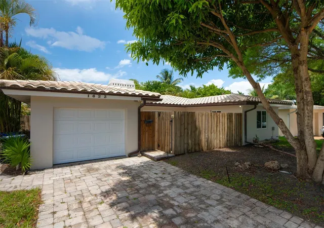 Homes for sale in Fort Lauderdale, FL | 1623 Ne 20Th St, Fort Lauderdale, FL 33305 | MLS# F10535515