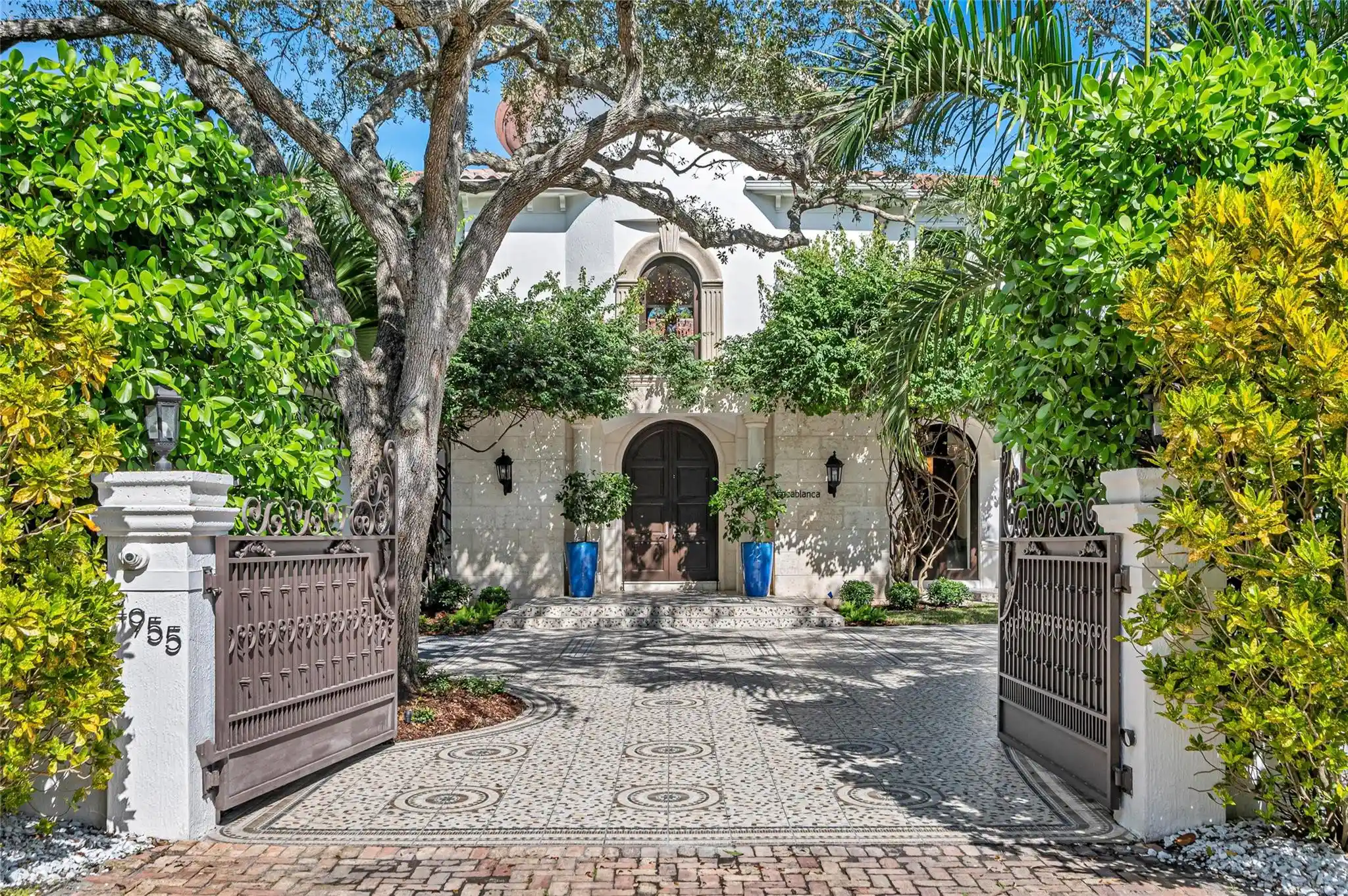 Photo 1 of Mansion for sale at 4955 Sw 83rd Street, Miami, FL 33143 | MLS# F10534737 | Listing updated on 2026-10-31