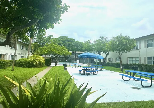 8th image of 540 Se 2nd Ave #J3, Deerfield Beach, FL 33441 | MLS# A11910436