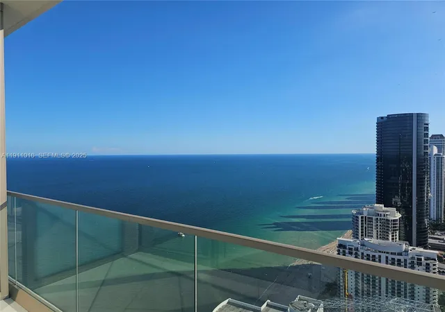 4th image of 18975 Collins Ave #4605, Sunny Isles Beach, FL 33160 | MLS# A11911016