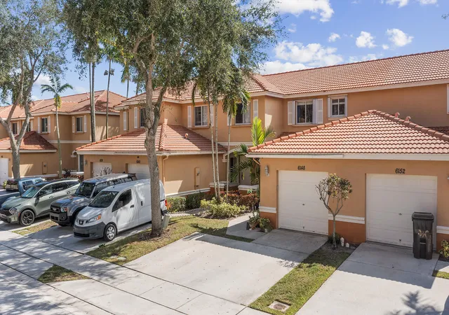 3rd image of 6148 Eaton St, West Palm Beach, FL 33411 | MLS# R11134779