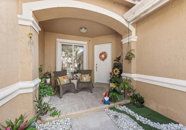 4th image of 6148 Eaton St, West Palm Beach, FL 33411 | MLS# R11134779
