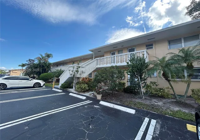 Homes for sale in Boynton Beach, FL | 2112 Ne 1st Wy #203, Boynton Beach, FL 33435 | MLS# A11911191
