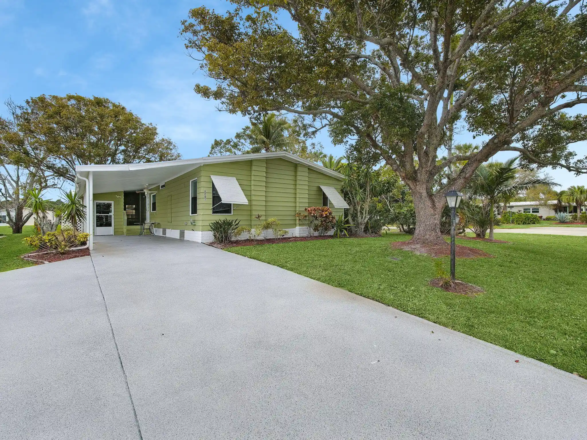 Photo 1 of Manufactured home for sale at 8201 Cinnamon Ln, Port St Lucie, FL | MLS# R11139785 | Listing updated on 2026-10-28