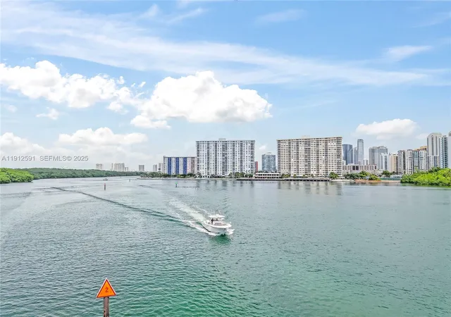 2nd image of 500 Bayview Dr, Sunny Isles Beach, FL 33160