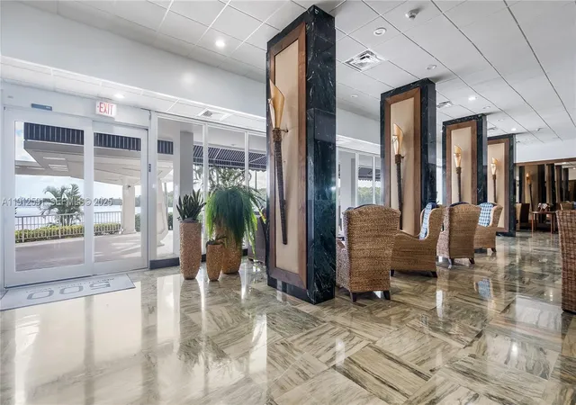 3rd image of 500 Bayview Dr #117, Sunny Isles Beach, FL 33160 | MLS# A11912591