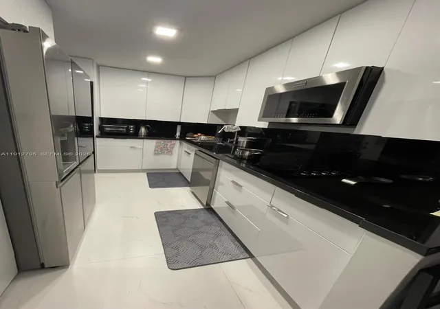 4th image of 20400 W Country Club Dr #615, Aventura, FL 33180 | MLS# A11912795