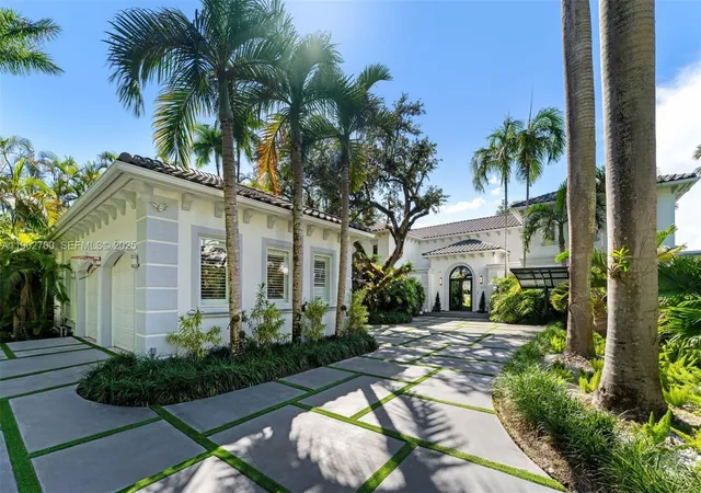 2nd image of 5770 Sw 100th St, Pinecrest, FL 33156 | MLS# A11902700
