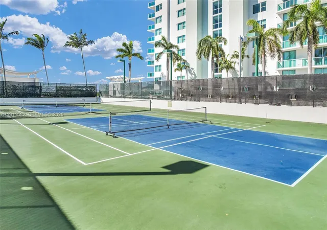 Homes for sale in Sunrise, FL | 2681 N Flamingo Road, Sunrise, FL 33323 | Houzeo