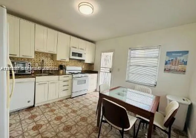 2nd image of 650 Pennsylvania Ave, Miami Beach, FL 33139