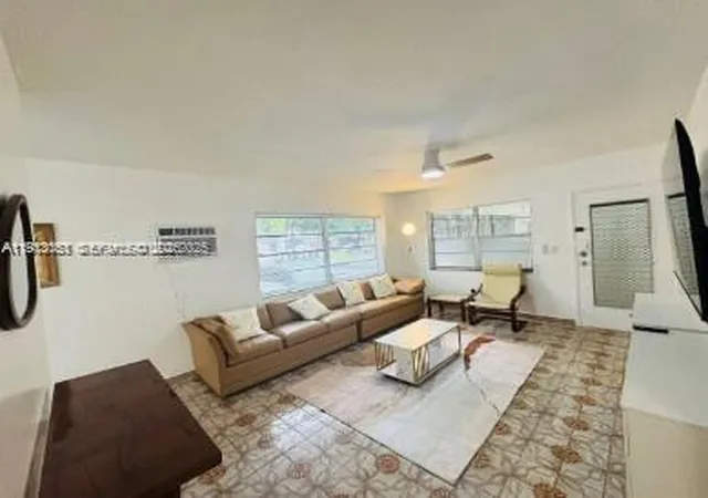 3rd image of 650 Pennsylvania Ave, Miami Beach, FL 33139