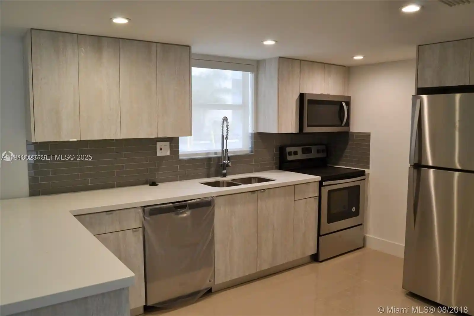 Photo 1 of Condo for sale at 9375 Fontainebleau Blvd #L122, Miami, FL 33172 | MLS# A11913023 | Listing updated on 2026-10-29