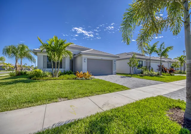 3rd image of 12555 Sw Manatee Marsh Ter, Port Saint Lucie, FL 34987 | MLS# R11140548