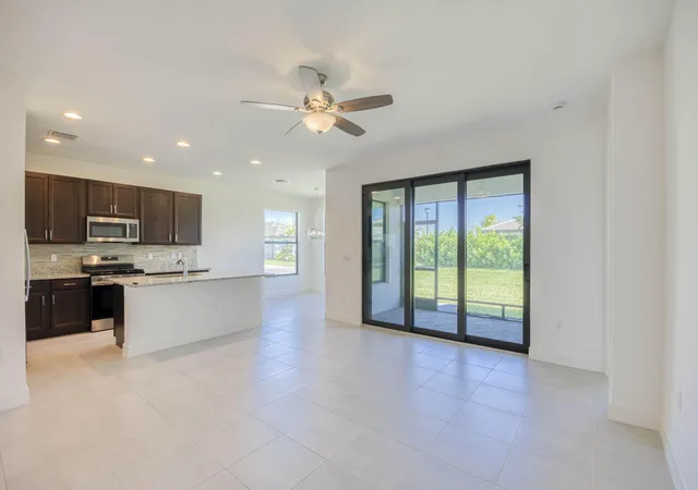 4th image of 12555 Sw Manatee Marsh Ter, Port Saint Lucie, FL 34987 | MLS# R11140548