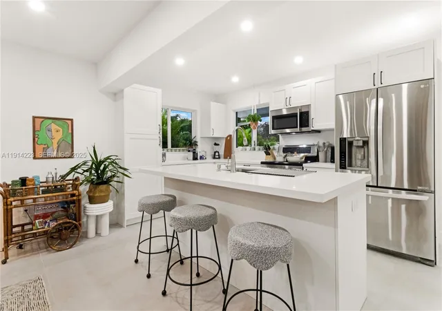Homes for sale in Pompano Beach, FL | 191 Se 13Th Ave, Pompano Beach, FL 33060 | MLS# A11914223