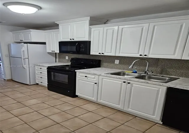 4th image of 11570 Sw 5Th St, Sweetwater, FL 33174 | MLS# A11913979