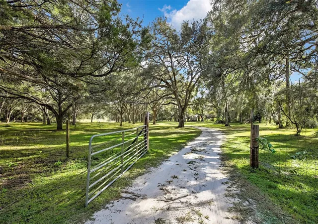 Homes for sale in Brooksville, FL | 26250 Blackjack St, Brooksville, FL 34601 | MLS# F10536961