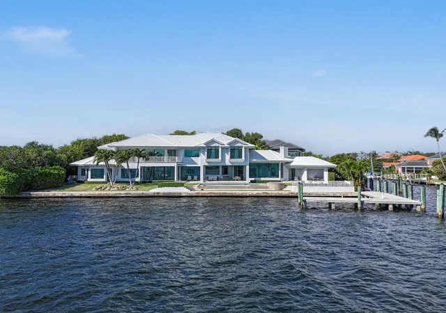 Single family home for sale at 101 Bowsprit Dr, North Palm Beach, FL 33408 | MLS# R11140805