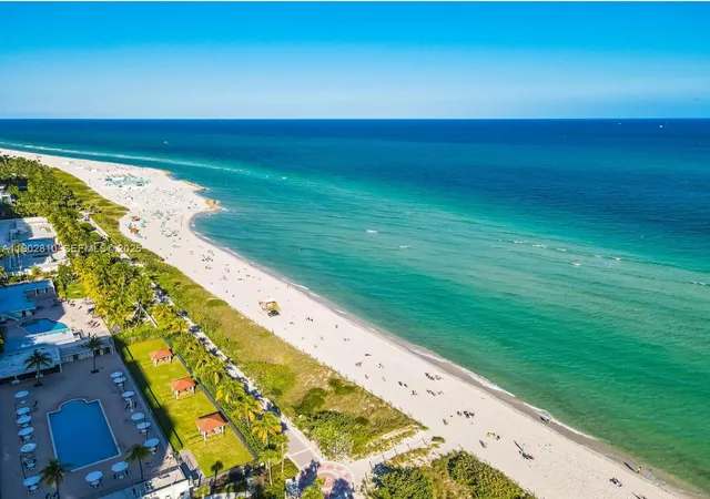 4th image of 2555 Collins Ave #2200, Miami Beach, FL 33140 | MLS# A11902810