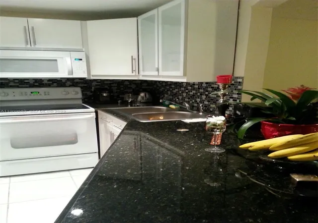 2nd image of 1770 Ne 191St St #2061, Miami, FL 33179 | MLS# A11909582