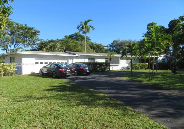 3rd image of 7955 Sw 131St St, Pinecrest, FL 33156 | MLS# A11915042