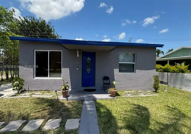 Homes for sale in Pompano Beach, FL | 2731 Nw 1st Ct, Pompano Beach, FL 33069 | MLS# A11915236