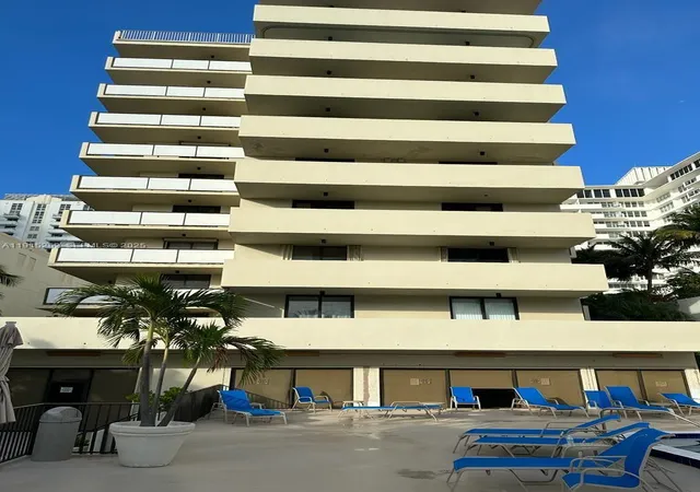 3rd image of 1621 Collins Ave #505, Miami Beach, FL 33139 | MLS# A11915252