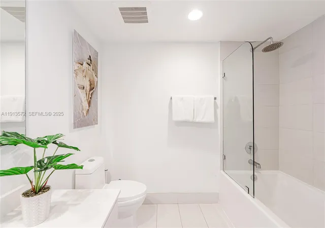 2nd image of 2602 E Hallandale Beach Blvd #R1206, Hallandale Beach, FL 33009 | MLS# A11913572
