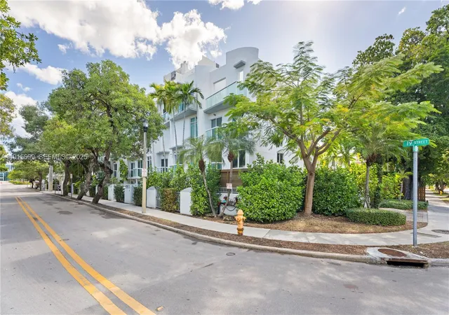 2nd image of 1853 Jefferson Ave #6, Miami Beach, FL 33139 | MLS# A11915699