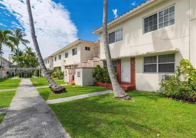 3rd image of 1197 Marseille Dr #12, Miami Beach, FL 33141 | MLS# A11912808