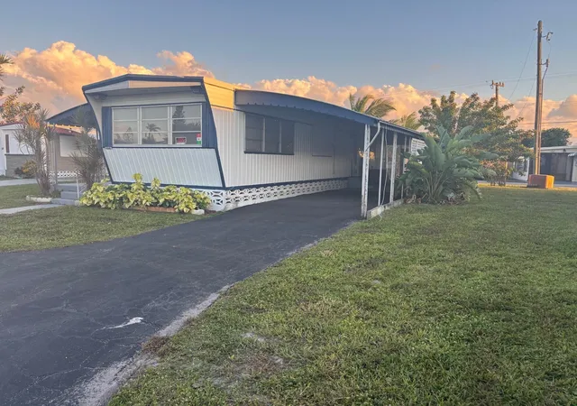 2nd image of 562 Ne 47th St, Lot 393, Deerfield Beach, FL 33064 | MLS# R11141782