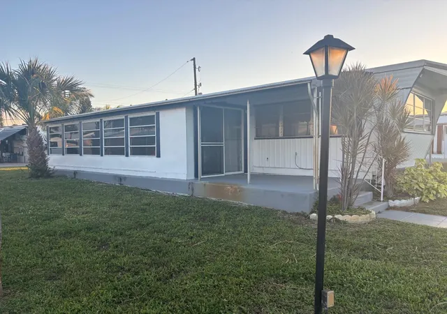 3rd image of 562 Ne 47Th St, Lot 393, Deerfield Beach, FL 33064 | MLS# R11141782